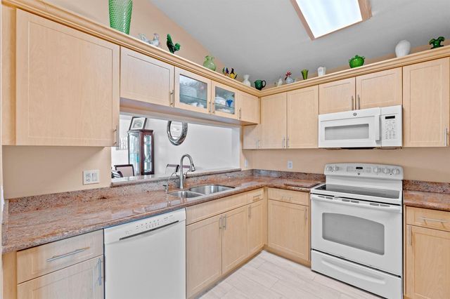 8486 Heather Place, Boynton Beach, FL 33472