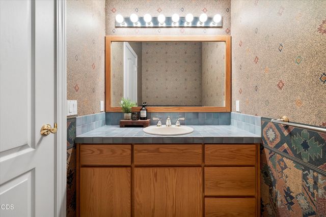 60726 Golf Village Loop, Bend, OR 97702