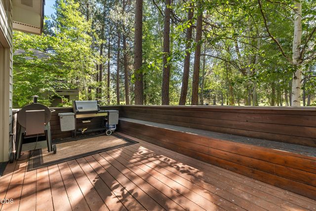 60726 Golf Village Loop, Bend, OR 97702