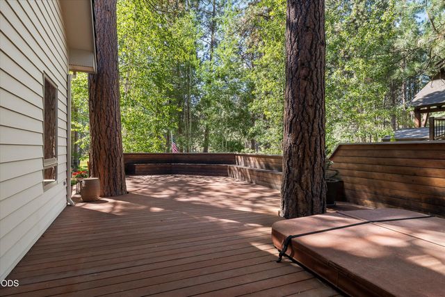 60726 Golf Village Loop, Bend, OR 97702