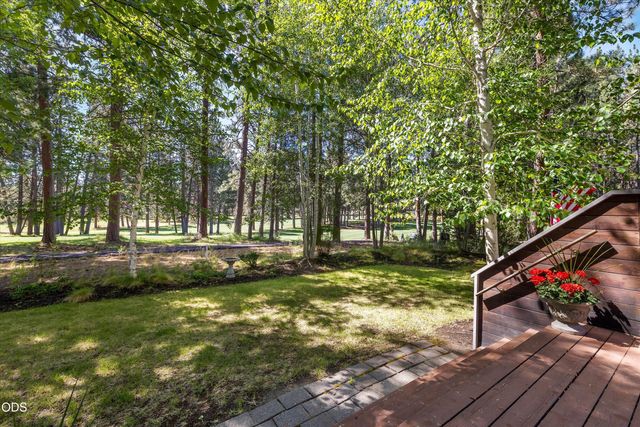60726 Golf Village Loop, Bend, OR 97702