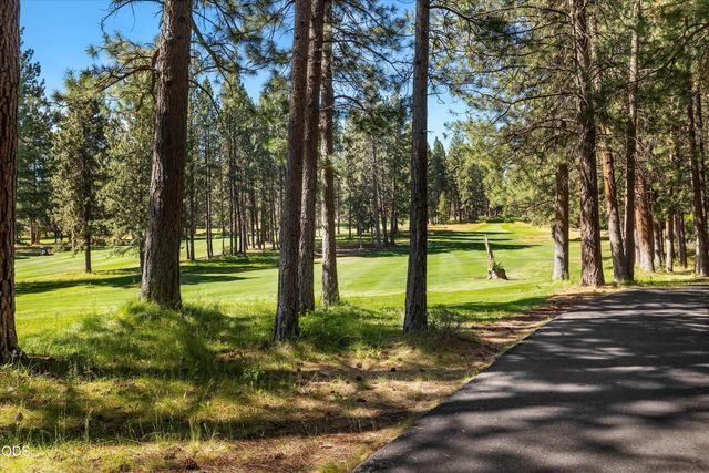 60726 Golf Village Loop, Bend, OR 97702