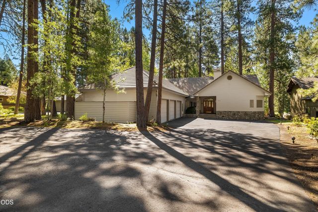 60726 Golf Village Loop, Bend, OR 97702