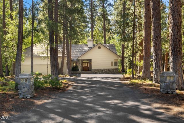 60726 Golf Village Loop, Bend, OR 97702