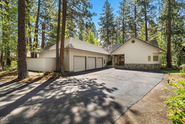 60726 Golf Village Loop, Bend, OR 97702
