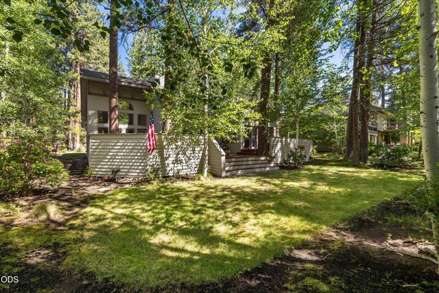 60726 Golf Village Loop, Bend, OR 97702