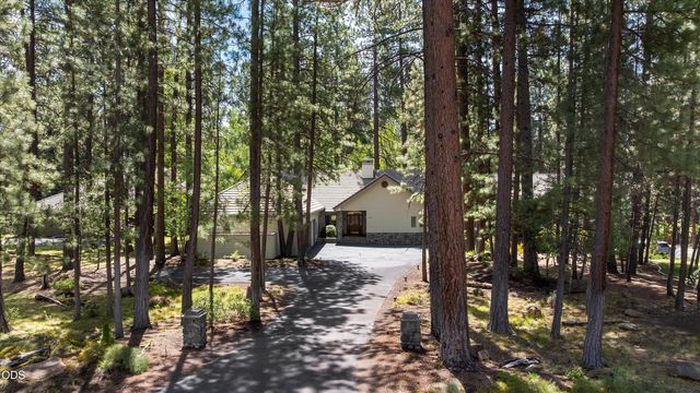 60726 Golf Village Loop, Bend, OR 97702