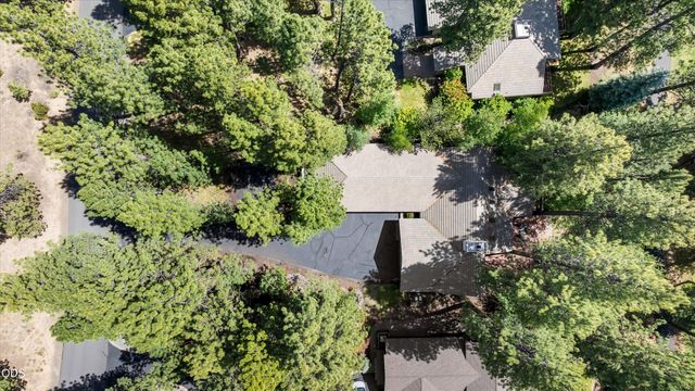 60726 Golf Village Loop, Bend, OR 97702