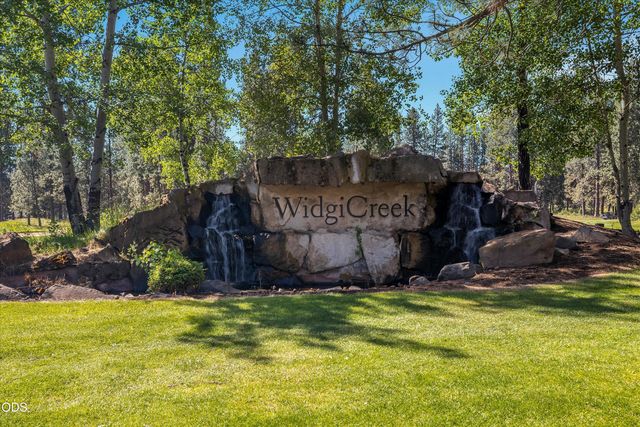 60726 Golf Village Loop, Bend, OR 97702