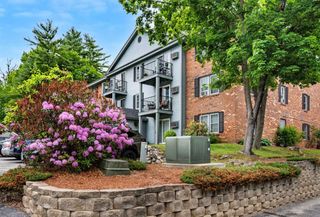 7 Northbrook Dr Unit 706, Manchester, NH 03102