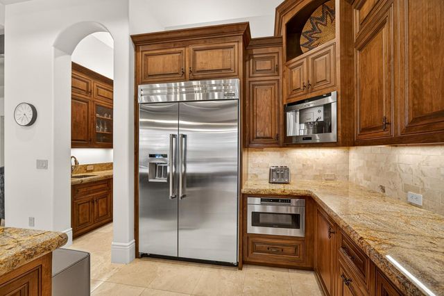 3909 Edgevale Ct, Fair Oaks, CA 95628