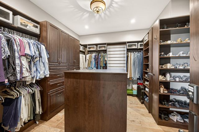 3909 Edgevale Ct, Fair Oaks, CA 95628