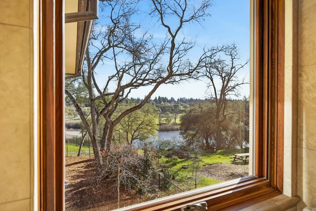 3909 Edgevale Ct, Fair Oaks, CA 95628