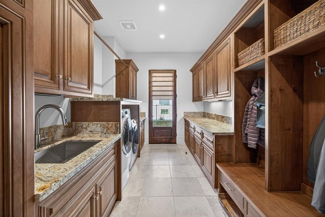 3909 Edgevale Ct, Fair Oaks, CA 95628