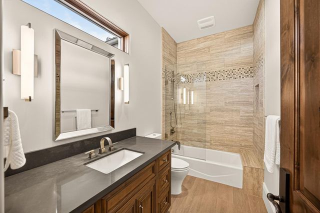 3909 Edgevale Ct, Fair Oaks, CA 95628