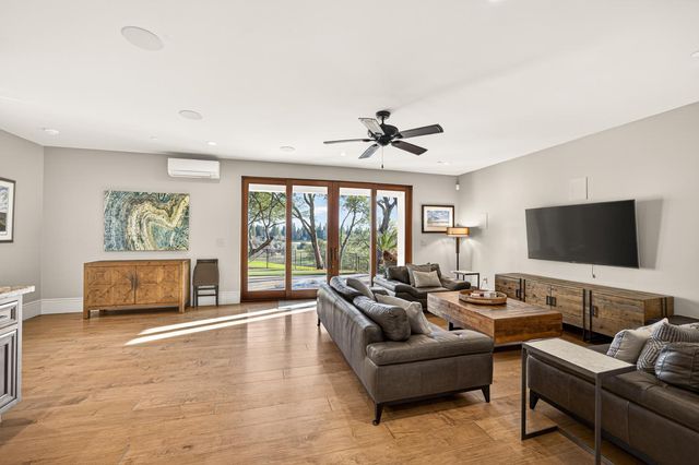 3909 Edgevale Ct, Fair Oaks, CA 95628