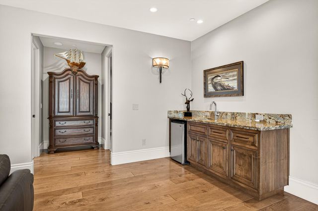 3909 Edgevale Ct, Fair Oaks, CA 95628