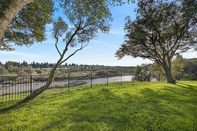 3909 Edgevale Ct, Fair Oaks, CA 95628