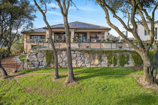 3909 Edgevale Ct, Fair Oaks, CA 95628