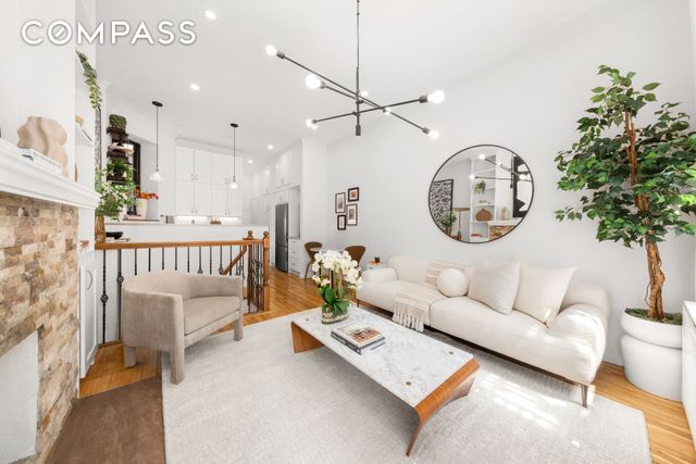 170 E 92nd St Apt 1D, New York City, NY 10128