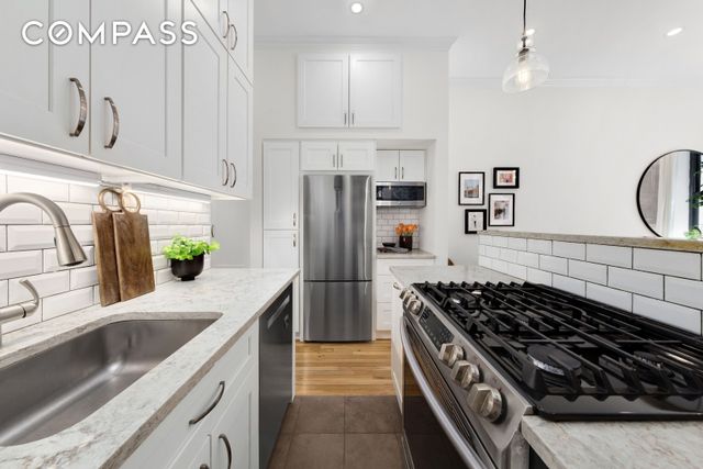 170 E 92nd St Apt 1D, New York City, NY 10128