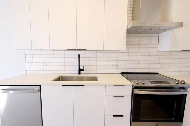 2220 Webberville RD 303, Austin, TX 78702