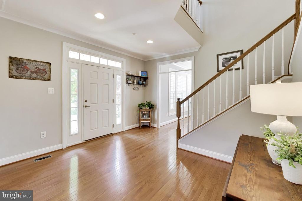 Image 18 of property listing at 1407 TRITON CT, Edgewater, MD 21037