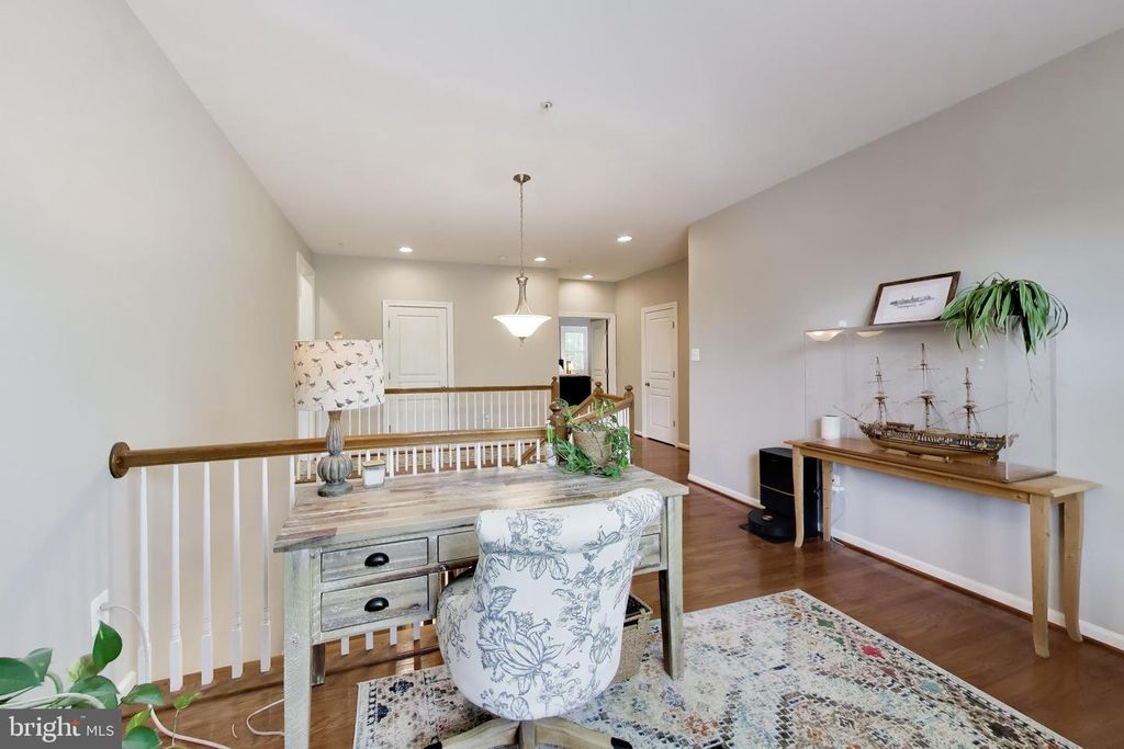 Image 21 of property listing at 1407 TRITON CT, Edgewater, MD 21037