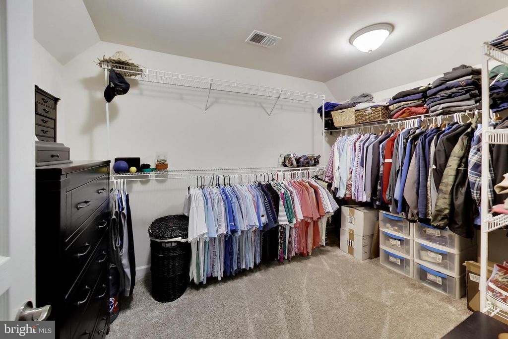 Image 25 of property listing at 1407 TRITON CT, Edgewater, MD 21037
