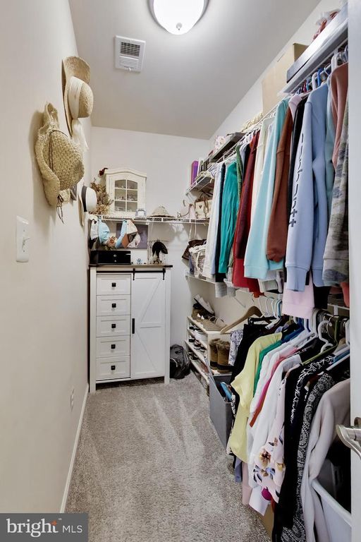 Image 26 of property listing at 1407 TRITON CT, Edgewater, MD 21037