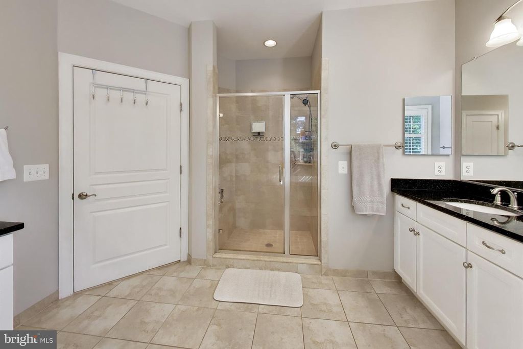 Image 28 of property listing at 1407 TRITON CT, Edgewater, MD 21037