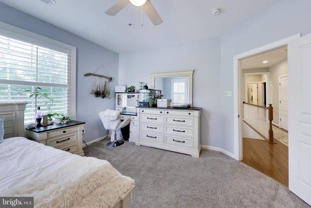 Image 30 of property listing at 1407 TRITON CT, Edgewater, MD 21037