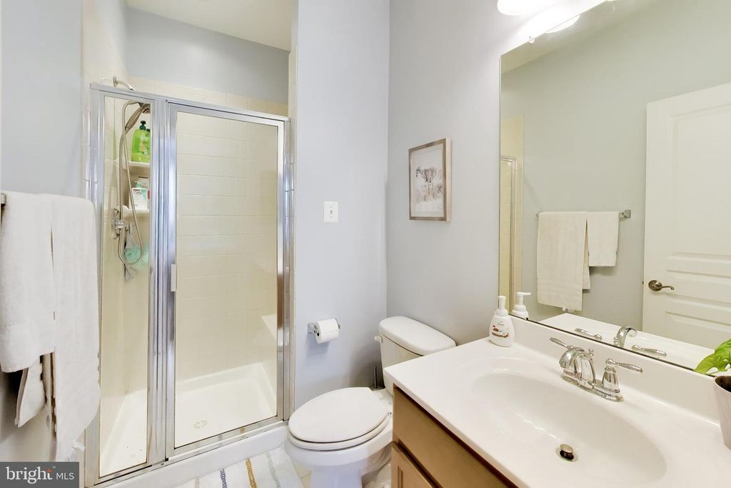 Image 32 of property listing at 1407 TRITON CT, Edgewater, MD 21037