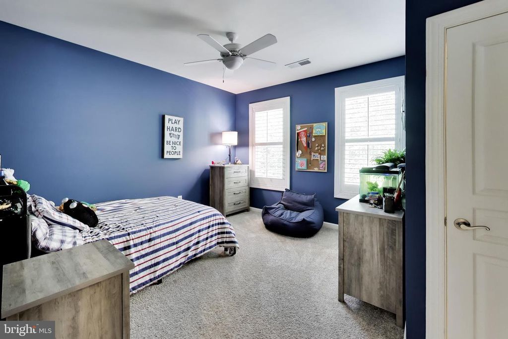 Image 33 of property listing at 1407 TRITON CT, Edgewater, MD 21037