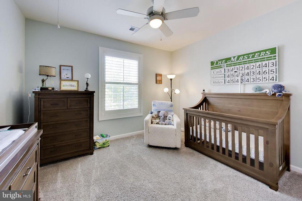 Image 36 of property listing at 1407 TRITON CT, Edgewater, MD 21037