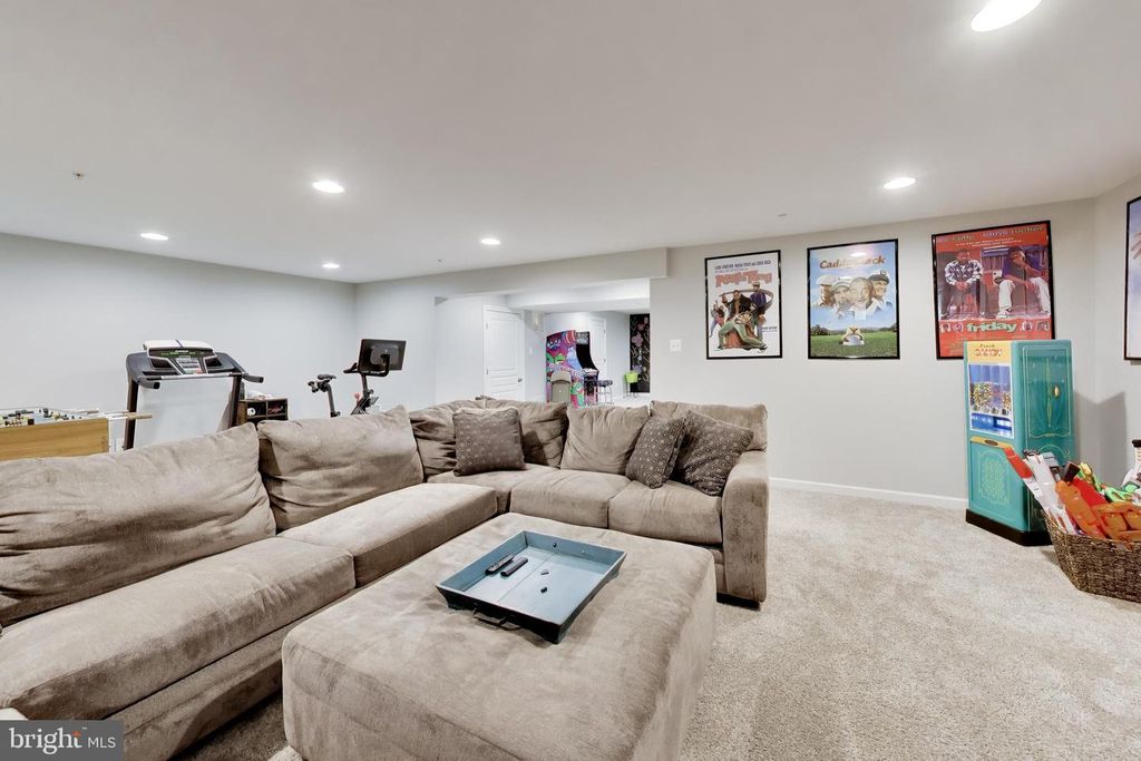 Image 41 of property listing at 1407 TRITON CT, Edgewater, MD 21037