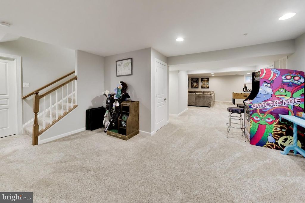 Image 42 of property listing at 1407 TRITON CT, Edgewater, MD 21037