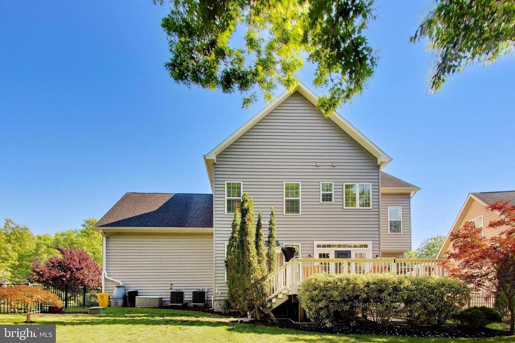 Image 51 of property listing at 1407 TRITON CT, Edgewater, MD 21037
