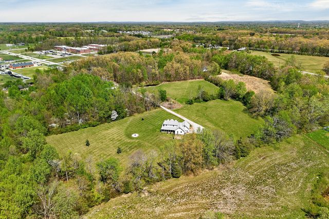 302 Ligon Ln, Baxter, TN 38544
