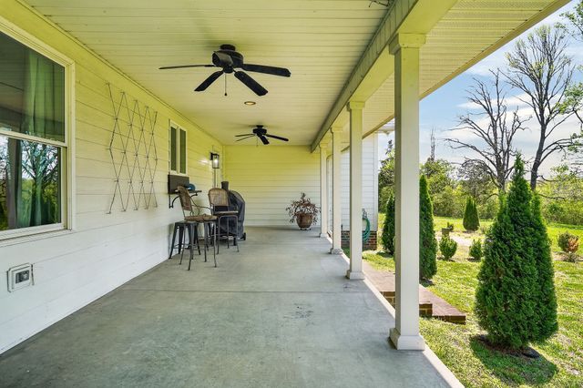 302 Ligon Ln, Baxter, TN 38544