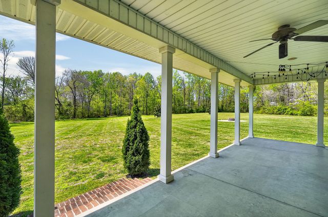 302 Ligon Ln, Baxter, TN 38544