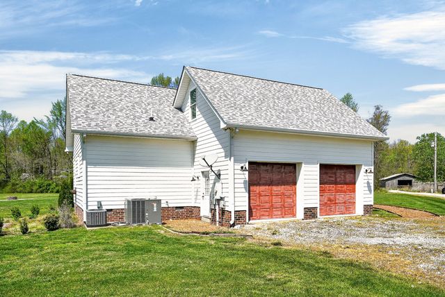 302 Ligon Ln, Baxter, TN 38544