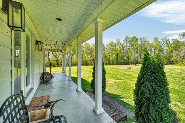 302 Ligon Ln, Baxter, TN 38544