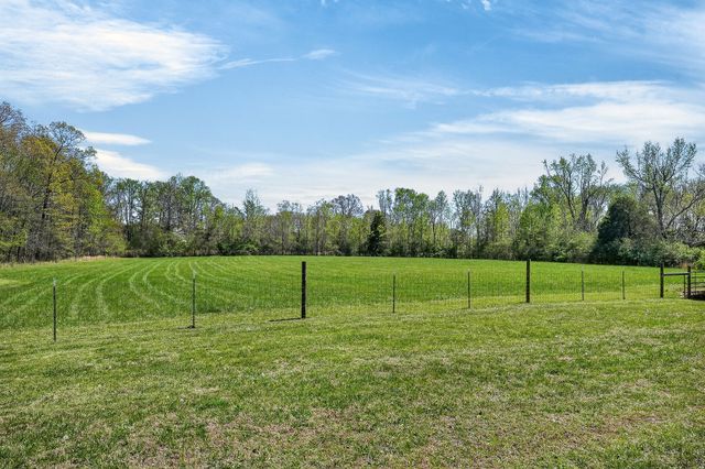 302 Ligon Ln, Baxter, TN 38544
