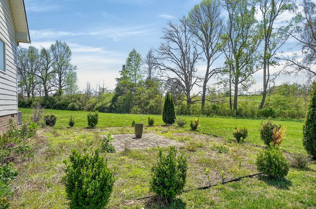 302 Ligon Ln, Baxter, TN 38544