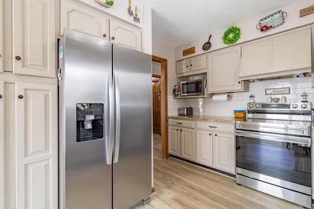 136 Village Green Drive 136 Village Green Drive, Sidney, OH 45365