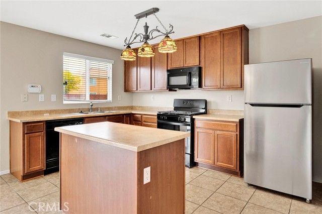 16572 Don Quijote, Victorville, CA 92395