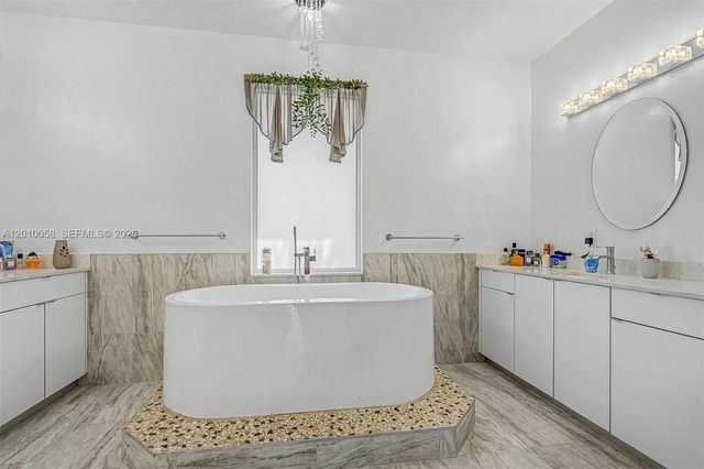 18901 SW 15th St, Pembroke Pines, FL 33029