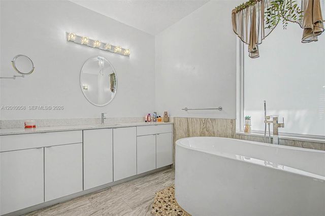 18901 SW 15th St, Pembroke Pines, FL 33029