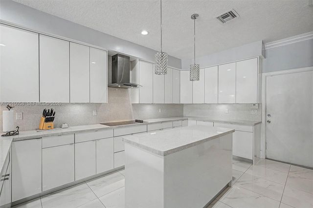 18901 SW 15th St, Pembroke Pines, FL 33029